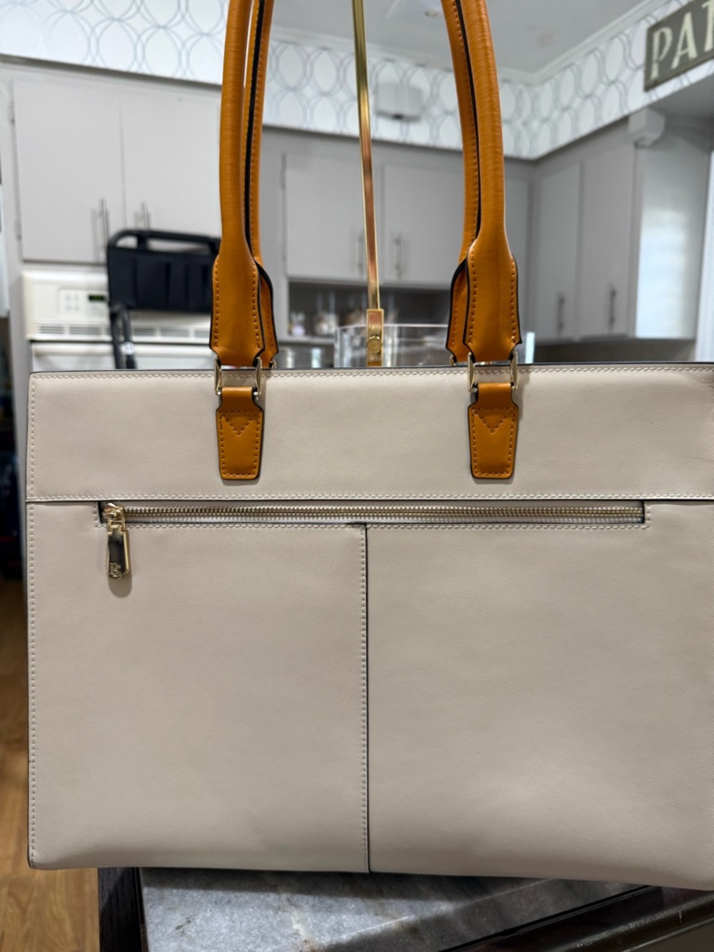Bostanten Cream & Mustard Two-Tone Briefcase Tote. - Picture 4 of 9